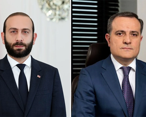 Արարատ Միրզոյեան հեռախօսազրոյց ունեցած է Ճէյհուն Պայրամովի հետ