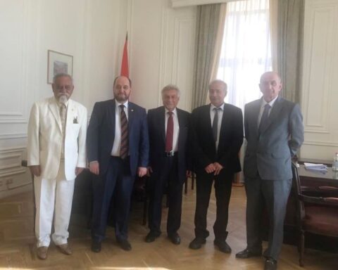 ՌԱԿ Պատուիրակութիւնը տեսակցեցաւ ՀՀ Վարչապետի աշխատակազմի ղեկավար Պրն. Արայիկ Յարութիւնեանի հետ