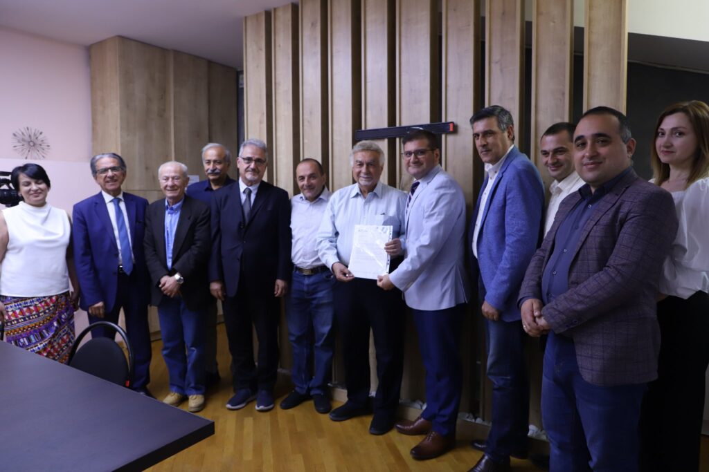 Ռամկավար Ազատական Կուսակցութեան եւ Յանուն Հանրապետութեան կուսակցութեան պատուիրակութիւններու հանդիպում՝ Երեւանի մէջ