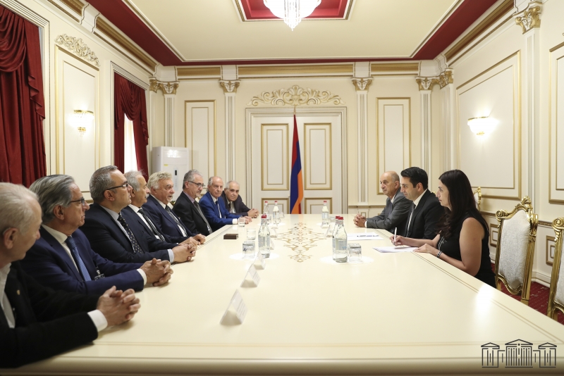 ՌԱԿ Կեդրոնական Վարչութեան ներկայացուցիչները հանդիպում ունեցան ՀՀ ԱԺ Նախագահ Ալեն Սիմոնեանի հետ