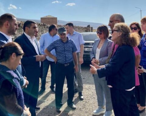 ՄԱԿ-ի հայաստանեան գրասենեակի խումբը այցելած է ատրպէյճանական կրակոցներէն տուժած համայնքներ