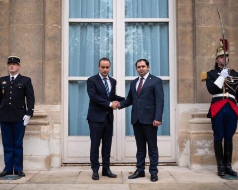 Ֆրանսայի Պաշտպանութեան նախարարութիւնը պատուիրակութիւն պիտի ուղարկէ դէպի Հայաստանի սահմաններ