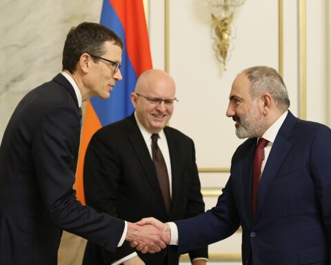 Փաշինյան-Ռիքըր հանդիպում. քննարկուած են Ստեփանակերտի եւ Պաքուի միջեւ քննարկումներու միջազգային մեքանիզմի ձեւաւորման վերաբերող հարցեր