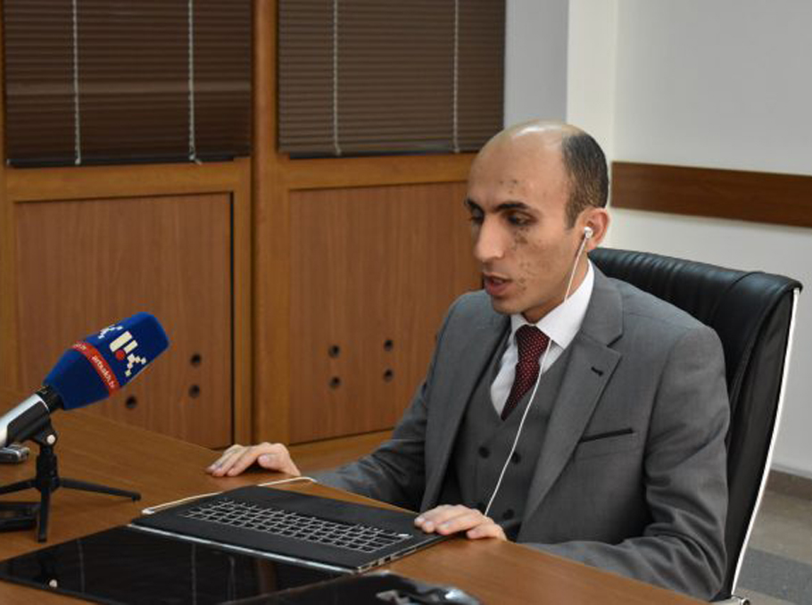 Արտակ Բեգլարեան նստացոյց սկսած է Երեւանի մէջ ՄԱԿ-ի գրասենեակի առջեւ