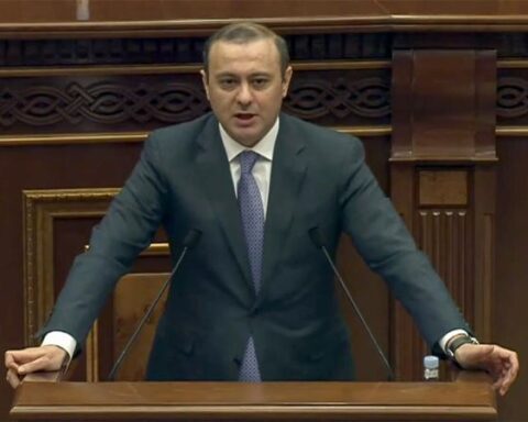«Մենք աշխատում ենք ՌԴ–ի հետ, եւ ընդդիմութեանն էլ նոյնը կոչ կ'անէի». Գրիգորեանը` Լաչինի մասին