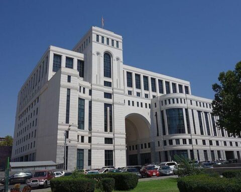 Արցախը կանգնած է պարէնային եւ մարդասիրական ճգնաժամի վերահաս վտանգի առաջ. ՀՀ ԱԳՆ