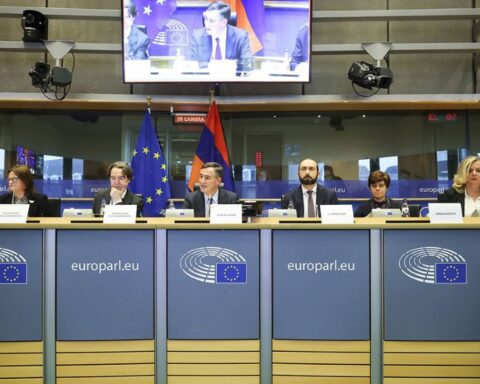 Լաչինի միջանցքի շրջափակումը վերացնելու երկու տարբերակ կայ․ Միրզոյեանը՝ Եւրոպական Խորհուրդին