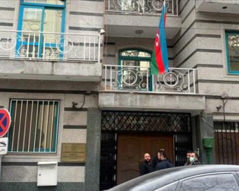 Թեհրանի մէջ Ատրպէյճանի դեսպանատունը դադրեցուցած է դիւանագիտական առաքելութիւնը