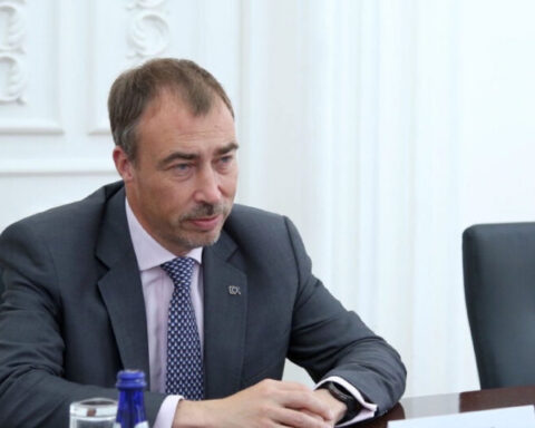 Լաչինի միջանցքի շուրջ իրավիճակը լուրջ է, պէտք է շտապ լուծումներ գտնել․ Թոյվօ Քլաարը Երեւան է