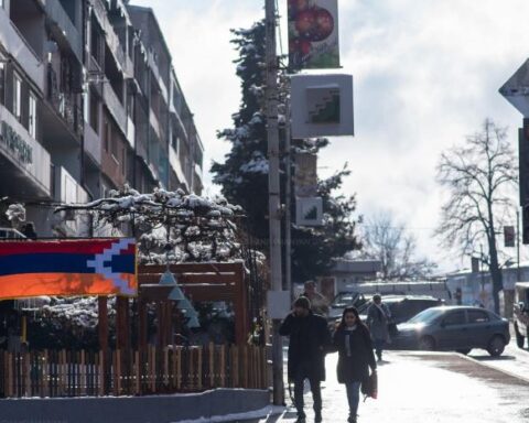 Արցախի մէջ առնուազն 3400 մարդ կորսնցուցած է աշխատանքը, 726 տնտեսվարող կասեցուցած է գործունէութիւնը