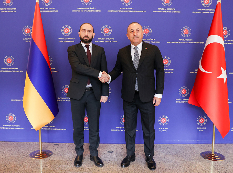 Ունինք համաձայնութիւն՝ համատեղ ջանքերով վերանորոգելու Անիի կամուրջը. Արարատ Միրզոյեանը՝ Չաւուշօղլուին