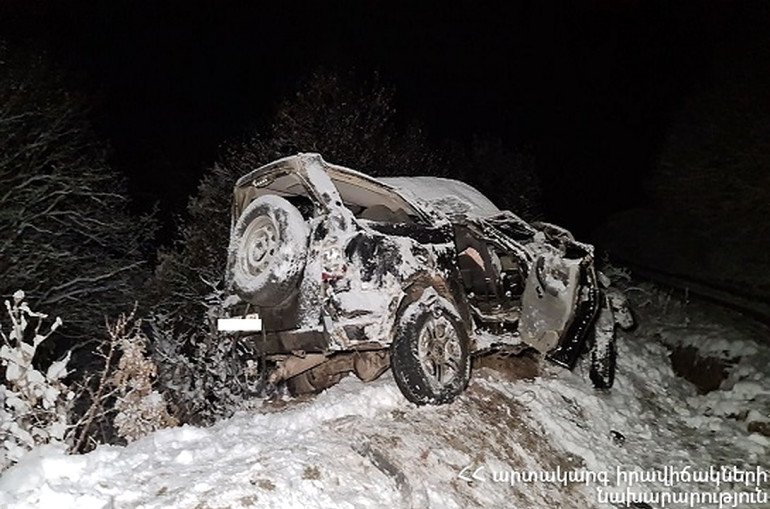 Խնածախ գիւղի մօտ ՈւԱԶ–ը գլորուած է ձորը, պայմանագրային զինծառայողներ մահացած են. ՊՆ
