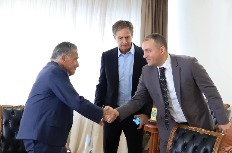 Վահան Քերոբեանն ու Էտուարտօ Էռնեկեանը քննարկած են «Զուարթնոց» օդակայանի ընդլայնման նախագիծը