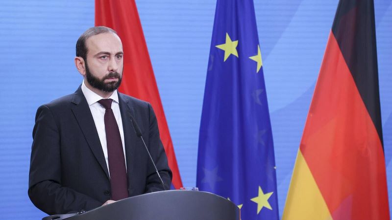 Երեւանը խաղաղութեան պայմանագրի վերաբերեալ նոր առաջարկներ ստացած է Պաքուէն. Միրզոյեան