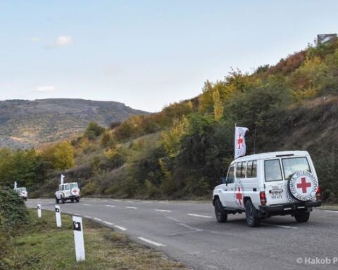 «Կարմիր խաչի» միջնորդութեամբ Արցախէն Հայաստան տեղափոխուած է եւս 8 բուժառու