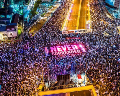 Իսրայէլի մէջ աւելի քան 100 000 ցուցարար մասնակցած է վարչապետի դէմ ցոյցին