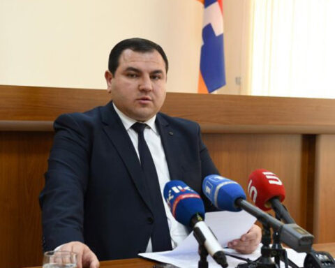 «Կոչ եմ անում ամենակարճ ժամկէտում ձեւաւորել կամաւորական խմբեր». Արցախի պետական նախարարի կոչը