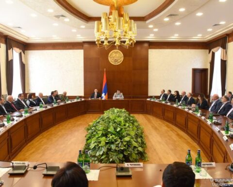 Բացառուած է Ատրպէյճանի հետ որեւէ համարկման գործընթաց. Յարութիւնեան ներկայացուց նոր պետական նախարարը