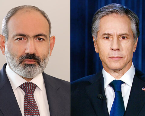 Պլինքըն Փաշինեանի հետ հեռախօսազրոյցէն ետք գրառում կատարած է