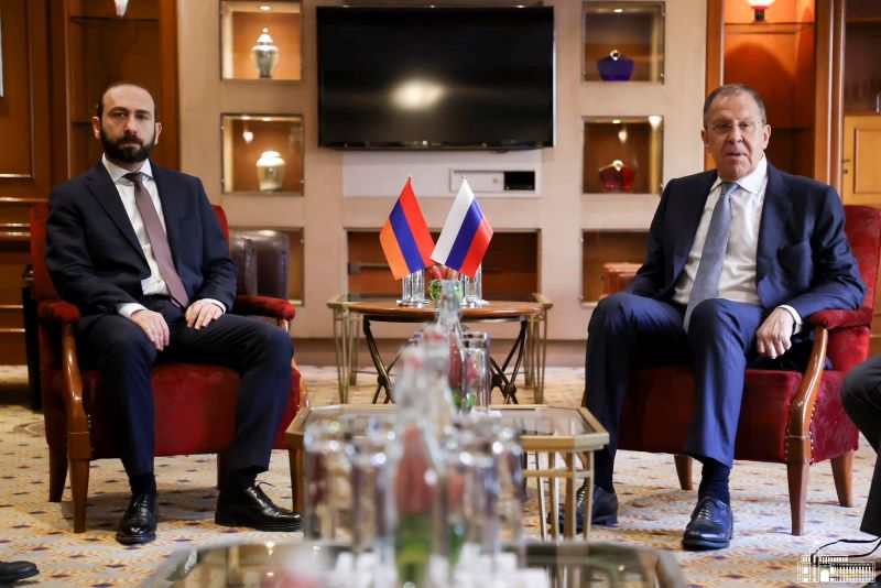 Հանդիպած են Հայաստանի եւ Ռուսիոյ արտաքին գործոց նախարարները