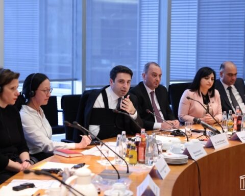 Հայաստանը հանդէս կու գայ տարածաշրջանին մէջ խաղաղութեան դարաշրջան բանալու օրակարգով. Ալեն Սիմոնեան՝ Գերմանիոյ մէջ