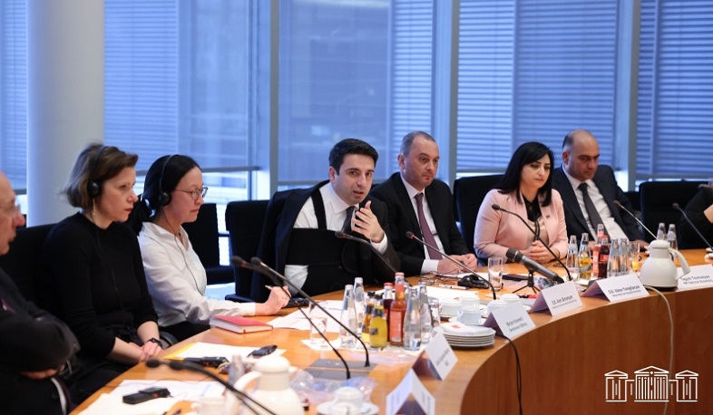 Հայաստանը հանդէս կու գայ տարածաշրջանին մէջ խաղաղութեան դարաշրջան բանալու օրակարգով. Ալեն Սիմոնեան՝ Գերմանիոյ մէջ