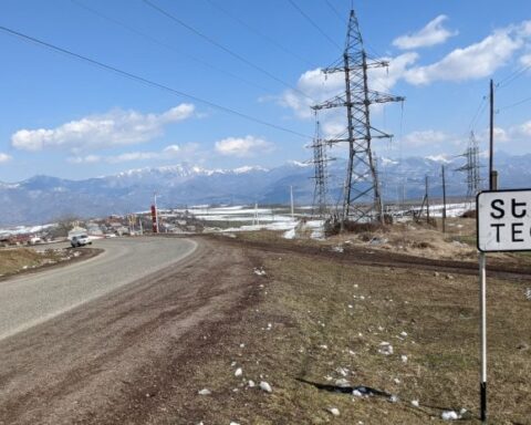 Տեղի մէջ ատրպէյճանցիներու կրակոցներէն հայկական կողմն ունի զոհեր եւ վիրաւորներ, հակառակորդը կիրառած է ականանետ․ ՊՆ