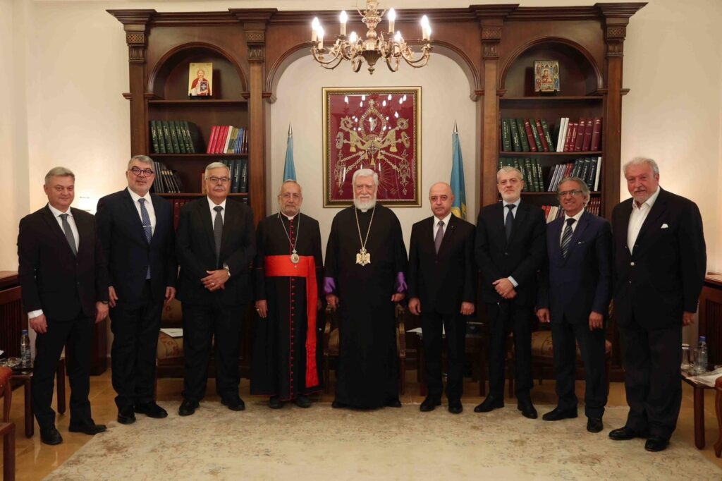 Հոգեւոր  պետերը  եւ  քաղաքական կուսակցութիւններու ներկայացուցիչները կոչ կ՛ուղղեն Արցախի զօրակցութեան  համատարած աշխատանքներ ծաւալելու