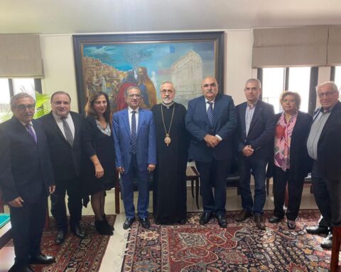 Ռ.Ա.Կ.Լիբանանի Շրջանային Վարչութեան Այցելութիւն Լիբանանի Թեմի Առաջնորդ Շահէ Արք. Փանոսեանին